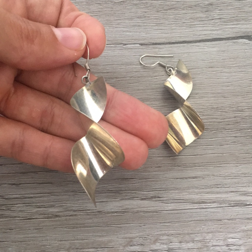 Vintage twisted silver earrings